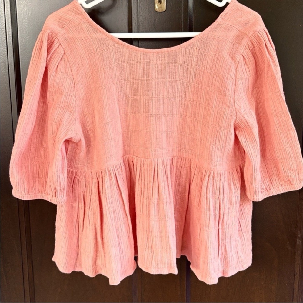 NWOT O'Neill Janette Top Coral Haze Size
Medium Retail $50.00 - Picture 3 of 9